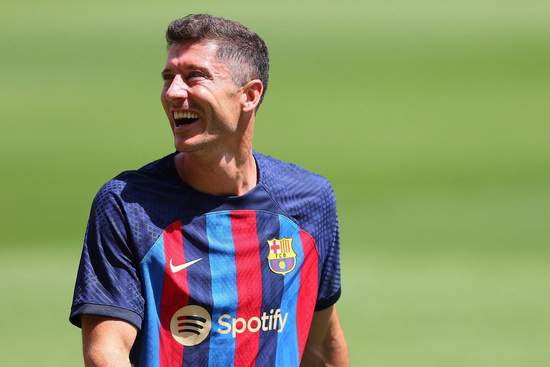 包含波兰翻盘荷兰，莱万爆发神勇的词条