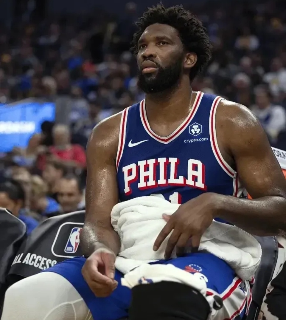 76人中锋恩比德获得最佳球员奖项 76人中锋恩比德获得最佳球员奖项