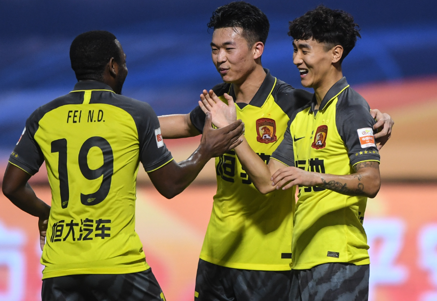 恒大客场击败力帆，取得联赛三连胜领跑积分榜的简单介绍