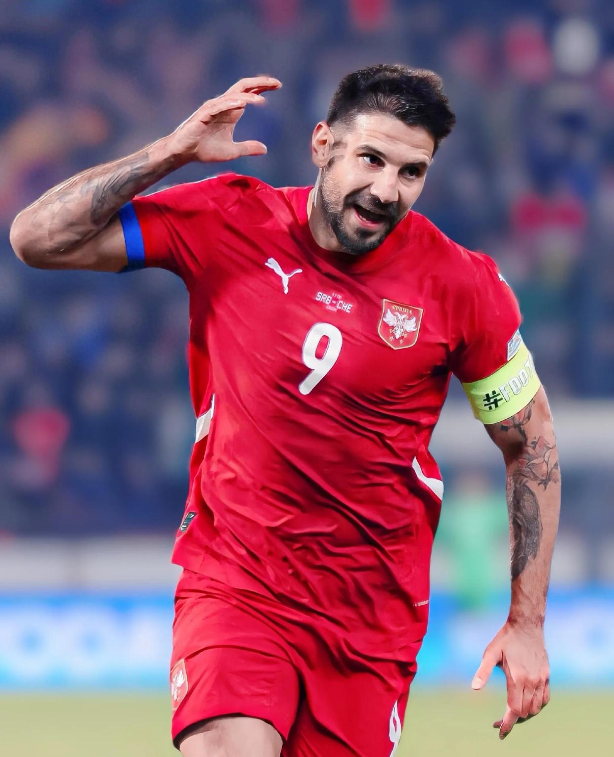 AC米兰球队签下新后卫,加强后防实力的简单介绍 AC米兰球队签下新后卫,加强后防实力的简单介绍