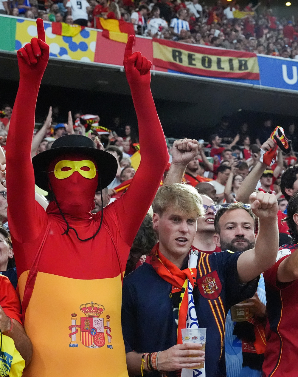 西班牙队在比赛中获得关键得点的简单介绍