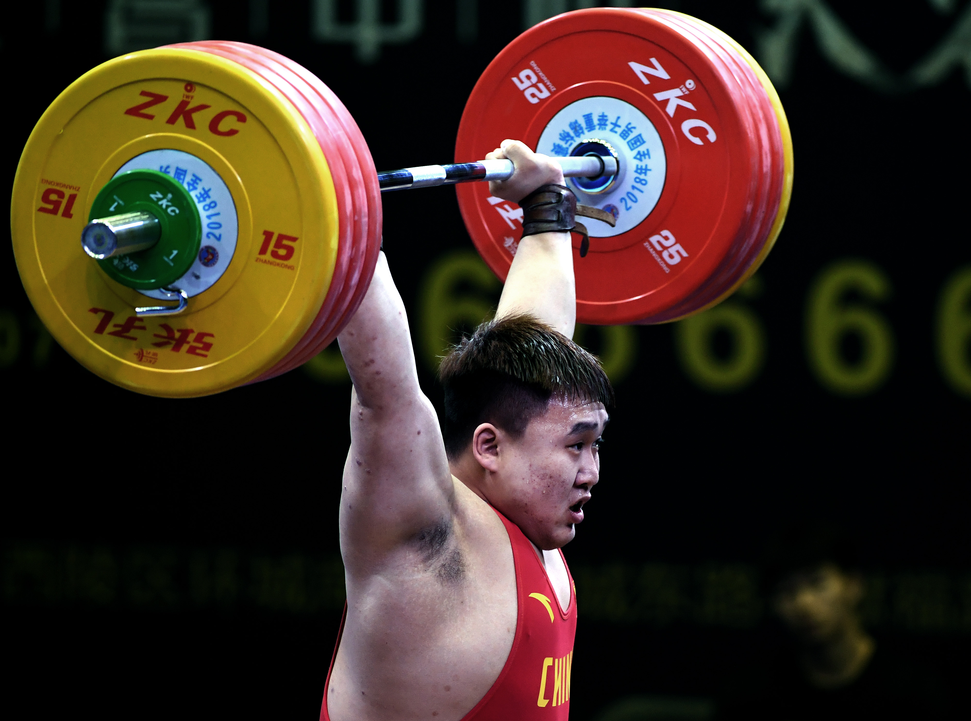 包含英姿飒爽!举重选手重量级掌控比赛的词条 包含英姿飒爽!举重选手重量级掌控比赛的词条