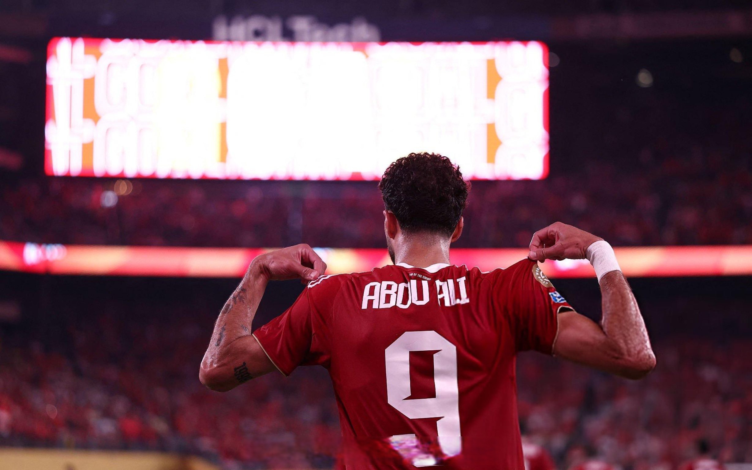 关于传闻曝光巴塞罗那欲签下阿贾克斯潜力新星的信息