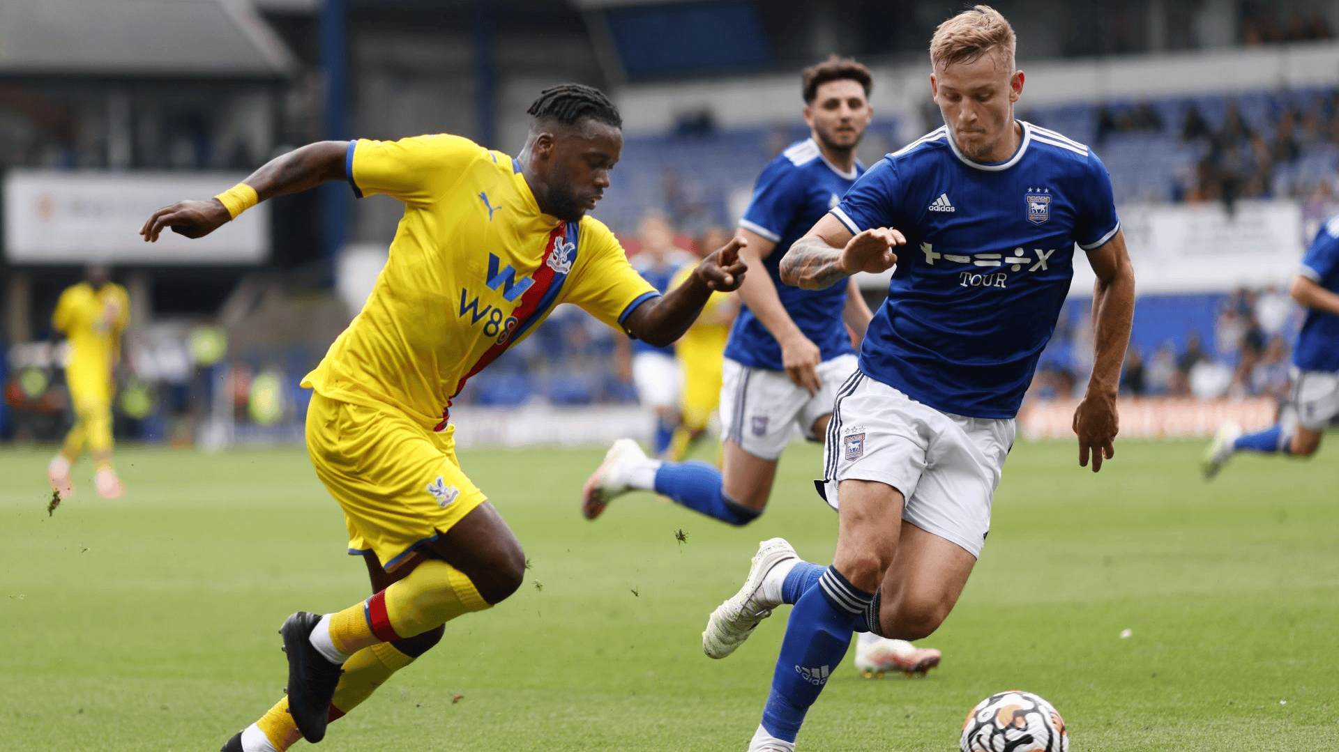 水晶宫主场失利，英超保级前景堪忧的简单介绍