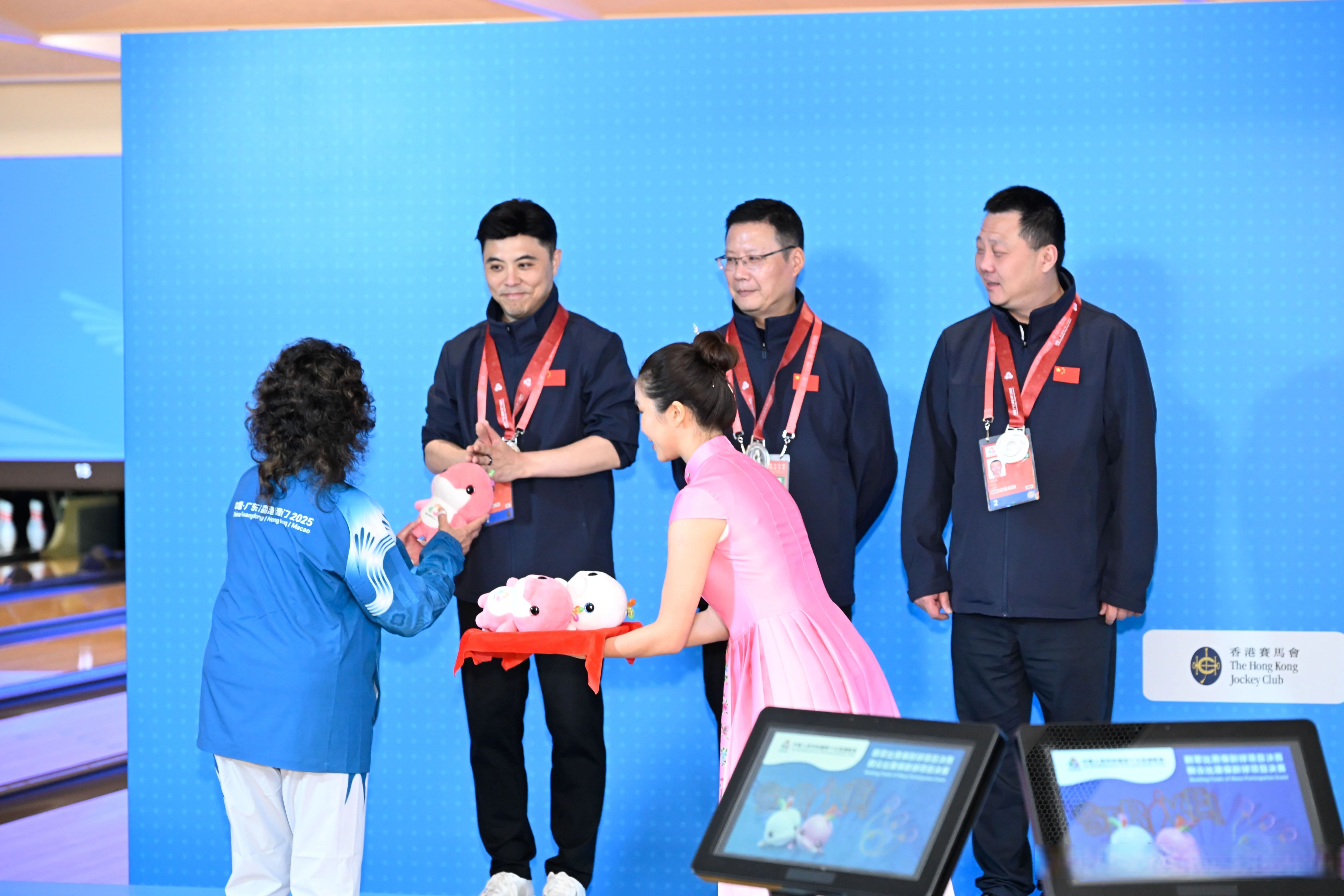 参赛选手带伤上阵,斩获个人赛银牌 参赛选手带伤上阵,斩获个人赛银牌