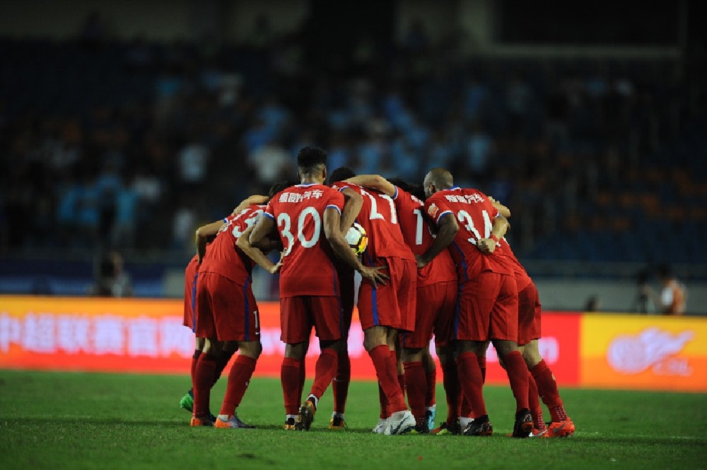 重庆斯威客场胜大连一方,终结对手不败纪录的简单介绍 重庆斯威客场胜大连一方,终结对手不败纪录的简单介绍