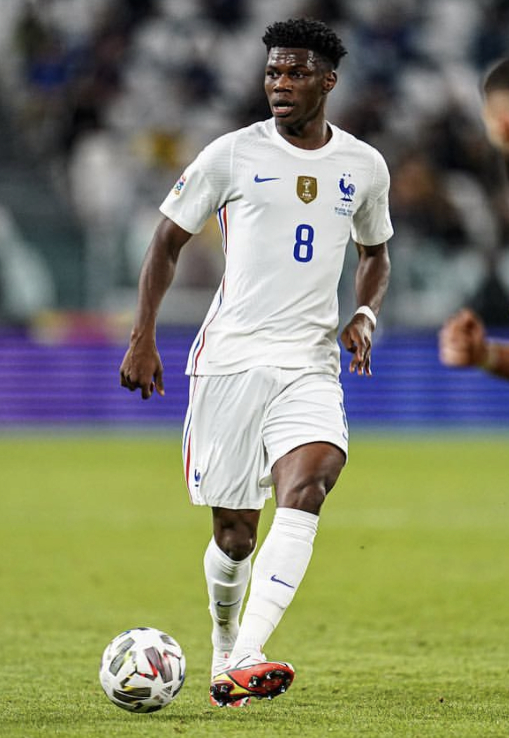 九游娱乐官方-包含曼联碾压里昂,楚阿梅尼惊艳四座的词条