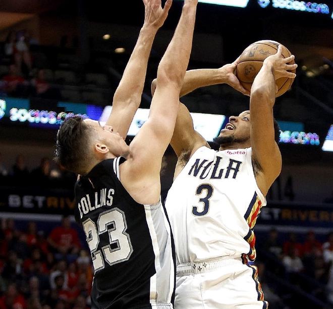 尼克斯碾压马刺，麦科勒姆扛起全队