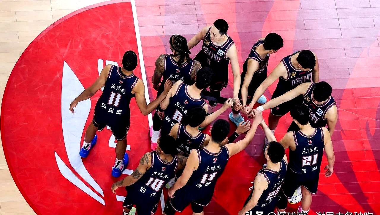 新疆队力克深圳队，杜兰特扛起全队