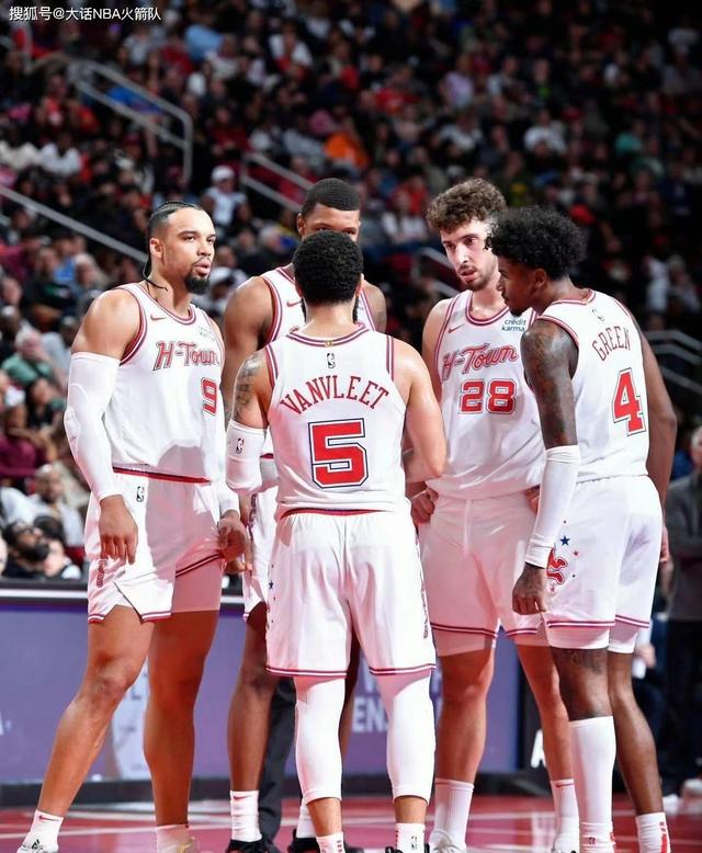关于湖人轻取新疆队，范弗利特扛起全队的信息
